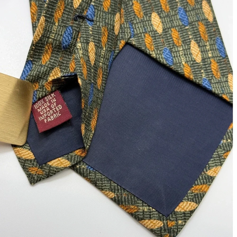 Jos A Bank Silk Necktie 4